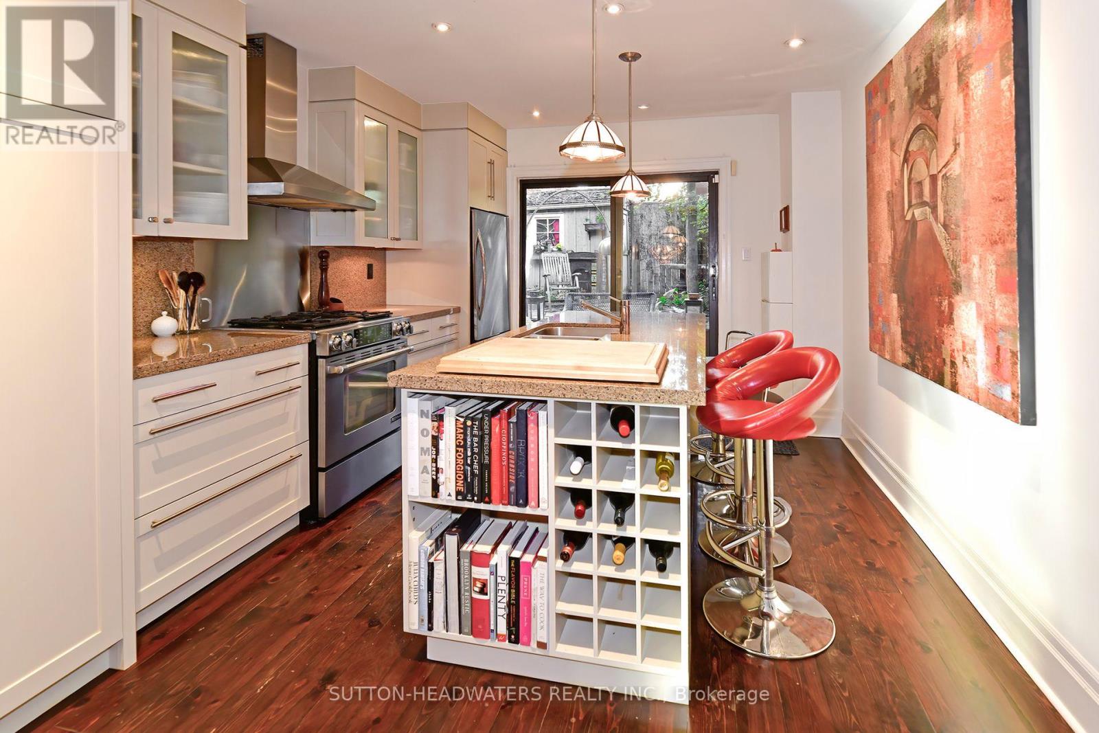 40 Geneva Avenue, Toronto, Ontario  M5A 2J8 - Photo 10 - C12493114