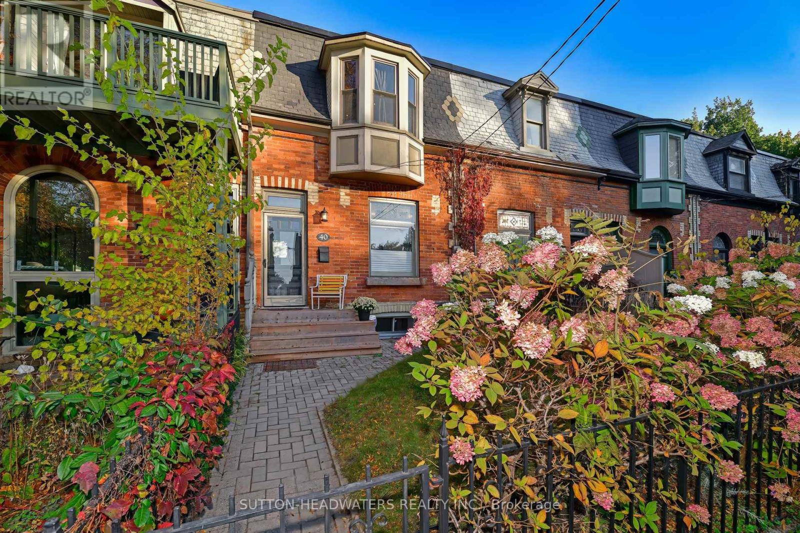 40 Geneva Avenue, Toronto, Ontario  M5A 2J8 - Photo 2 - C12493114