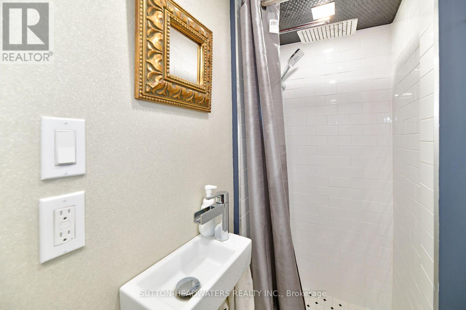 40 Geneva Avenue, Toronto, Ontario  M5A 2J8 - Photo 26 - C12493114