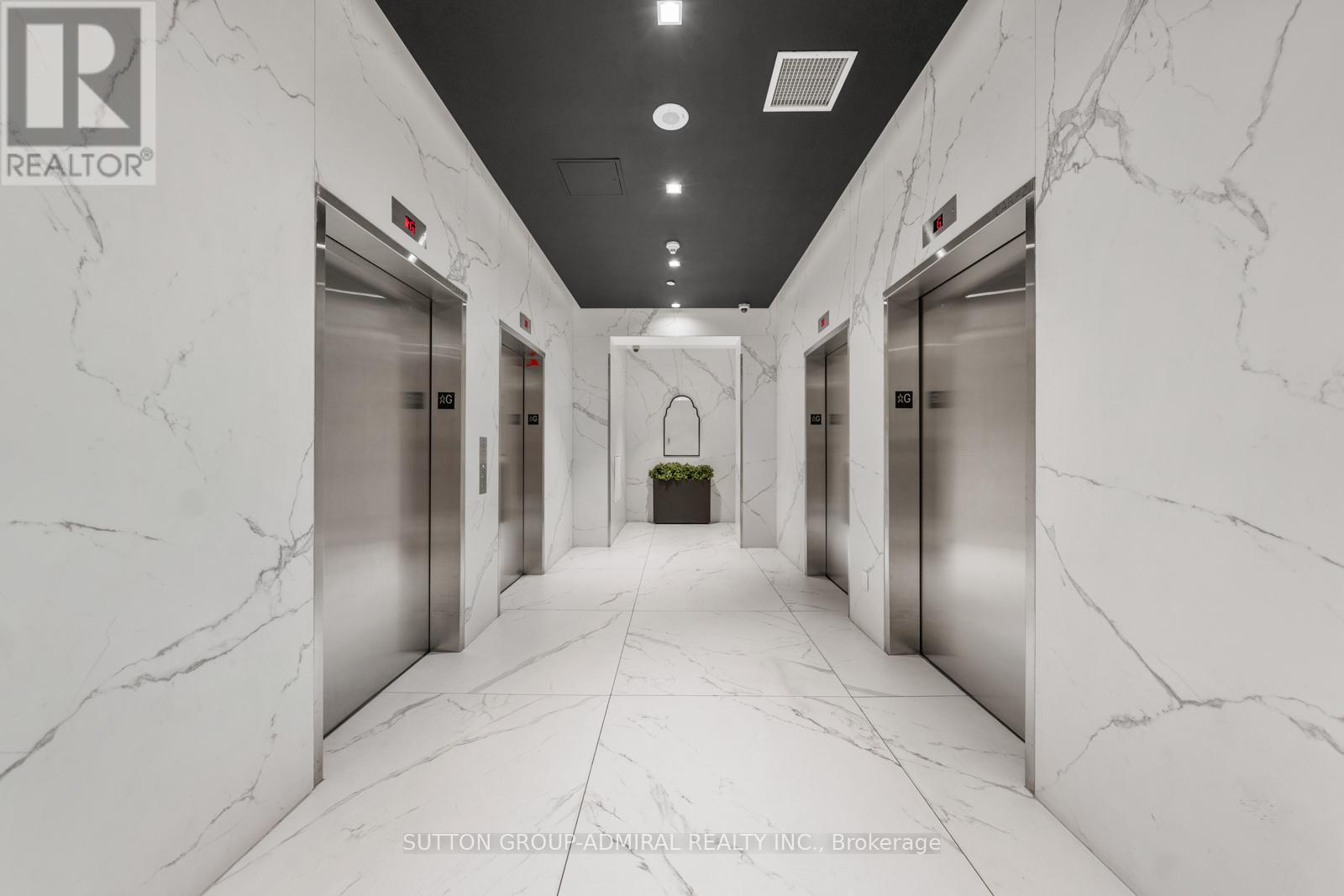 3711 - 11 Brunel Court, Toronto, Ontario  M5V 3Y3 - Photo 4 - C12493220