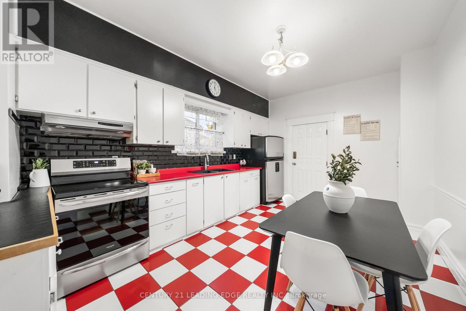 52 Florence Street, Toronto, Ontario  M6K 1P5 - Photo 13 - C12493234