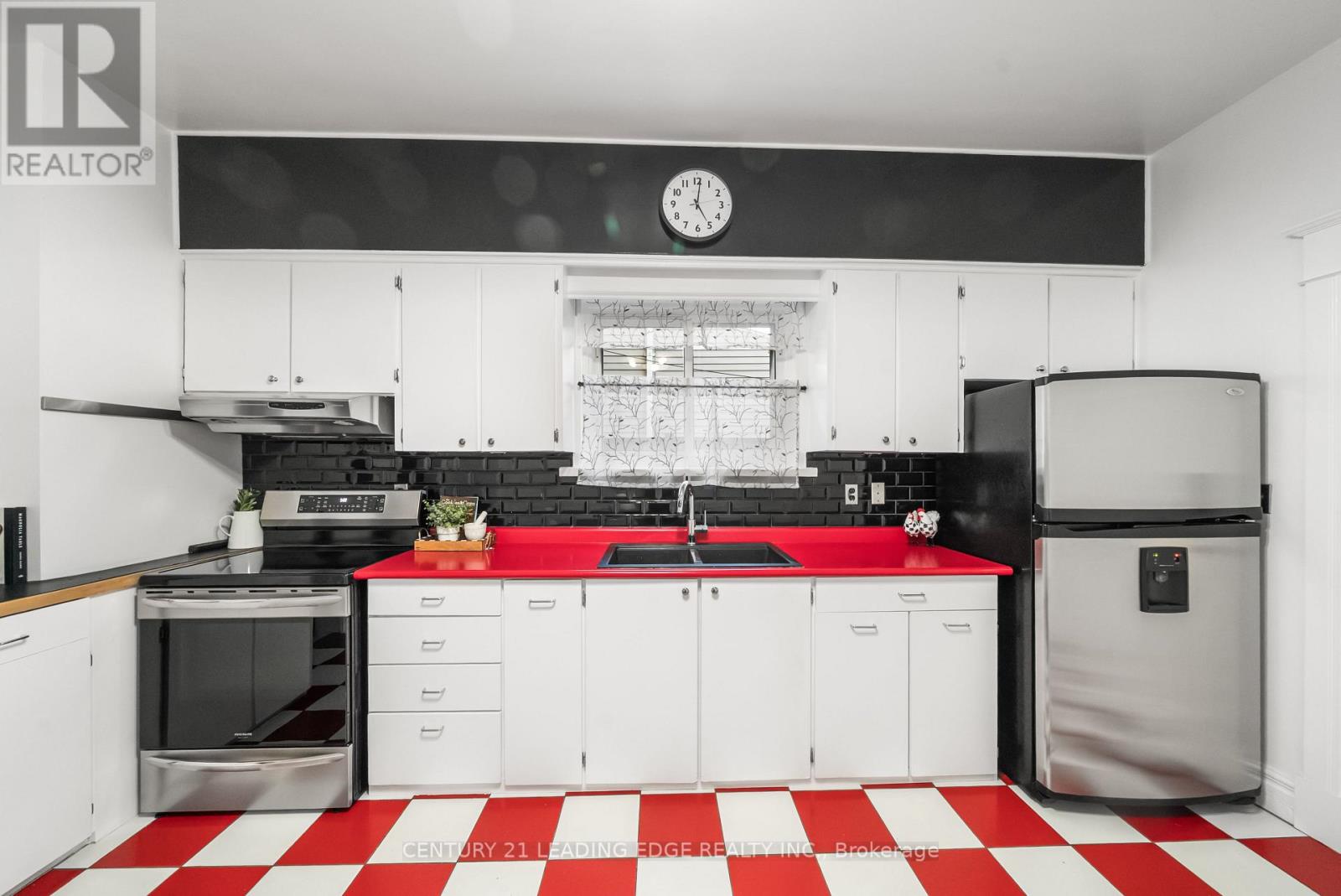 52 Florence Street, Toronto, Ontario  M6K 1P5 - Photo 14 - C12493234