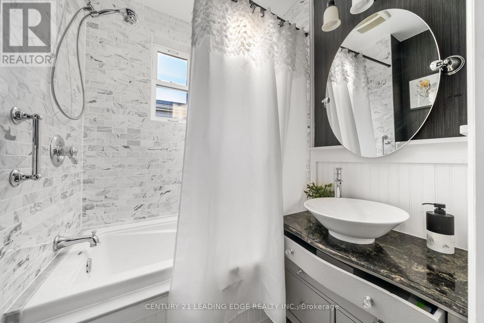 52 Florence Street, Toronto, Ontario  M6K 1P5 - Photo 26 - C12493234