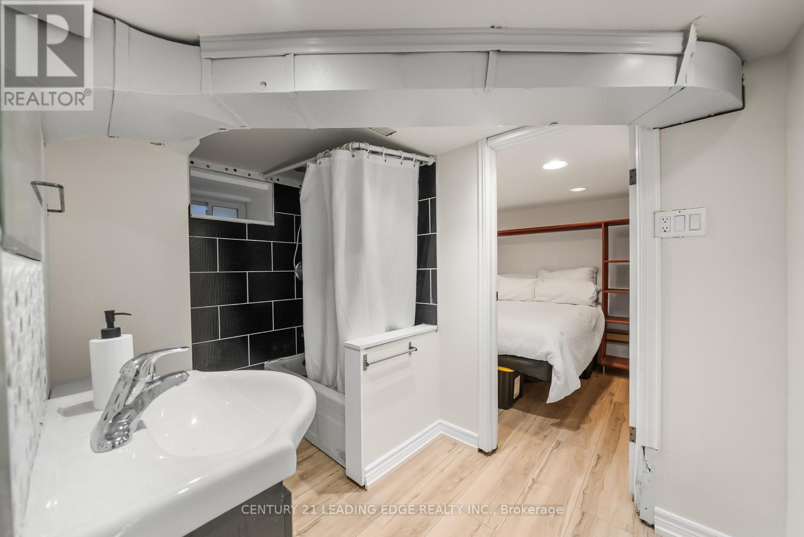 52 Florence Street, Toronto, Ontario  M6K 1P5 - Photo 33 - C12493234