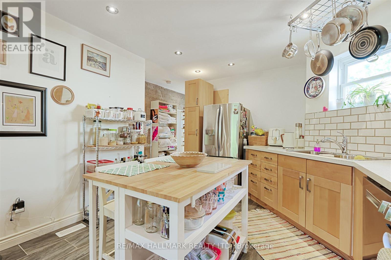 1926 Gerrard Street E, Toronto, Ontario  M4L 2C1 - Photo 6 - E12493008