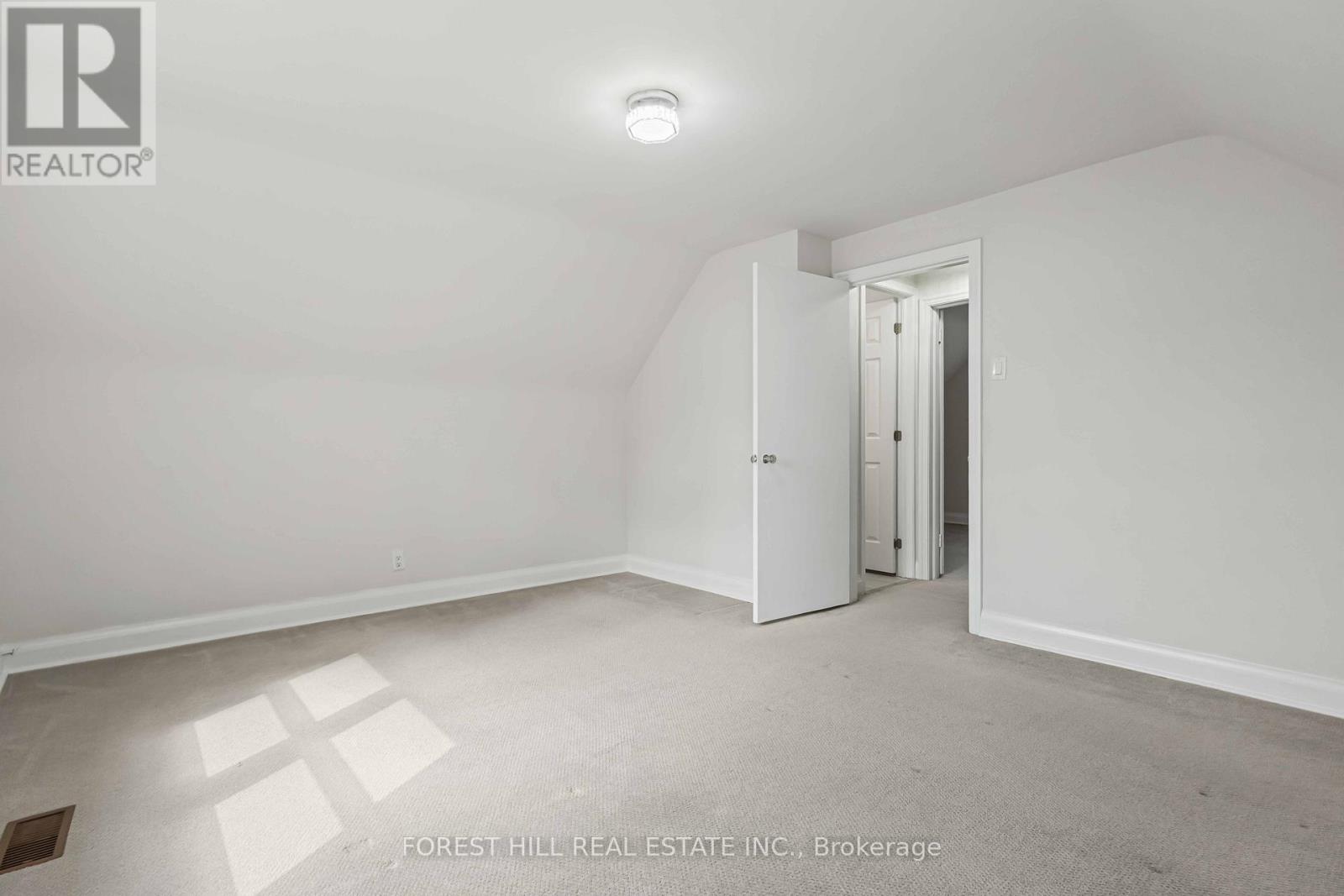 23 Kingswell Crescent, Toronto, Ontario  M1L 3E2 - Photo 7 - E12493030