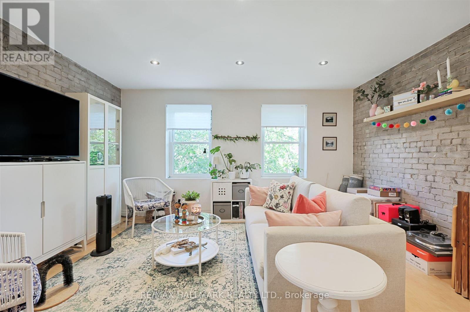 1926 Gerrard Street E, Toronto, Ontario  M4L 2C1 - Photo 10 - E12493042