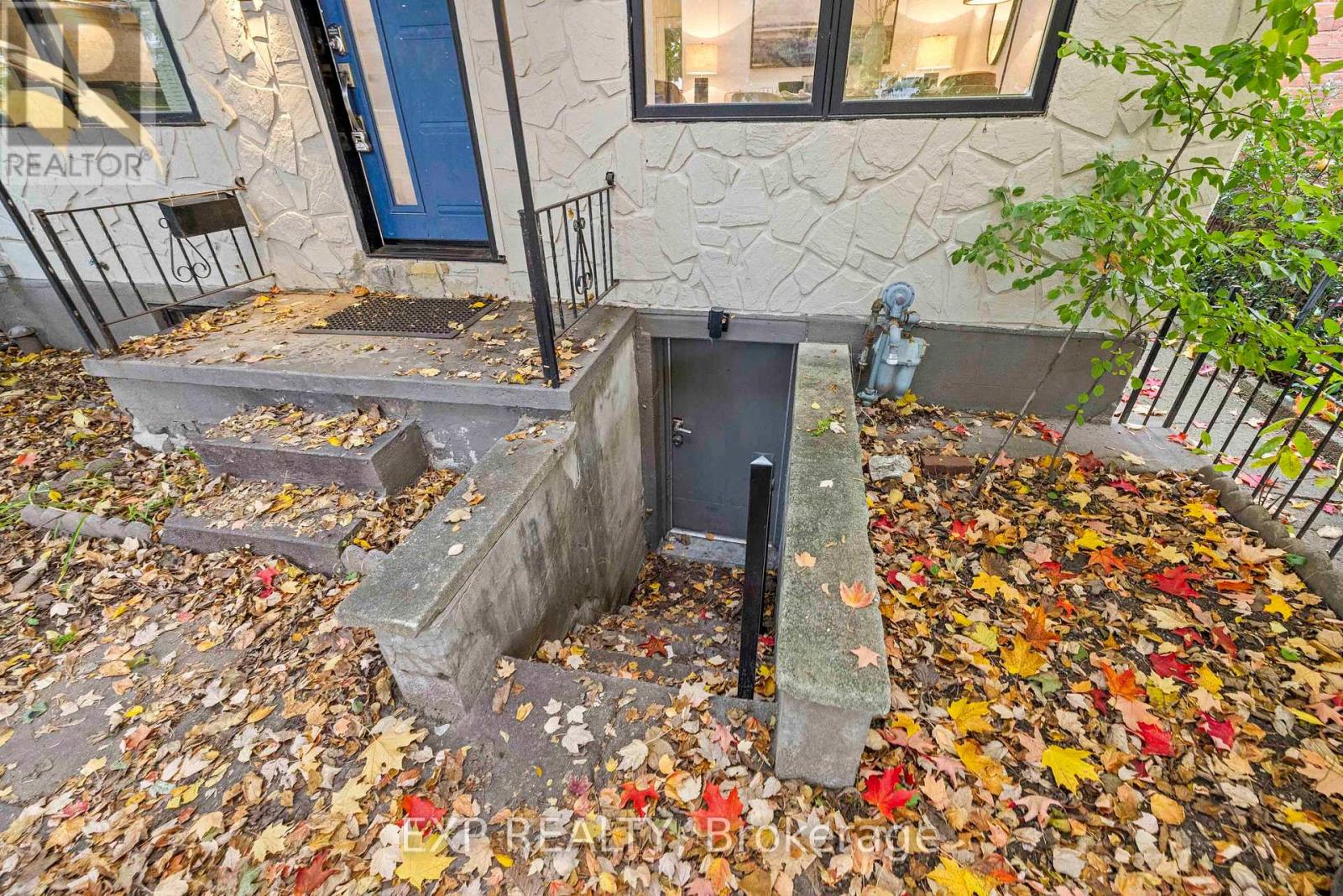 14 Audley Avenue, Toronto, Ontario  M4M 1P6 - Photo 6 - E12493044