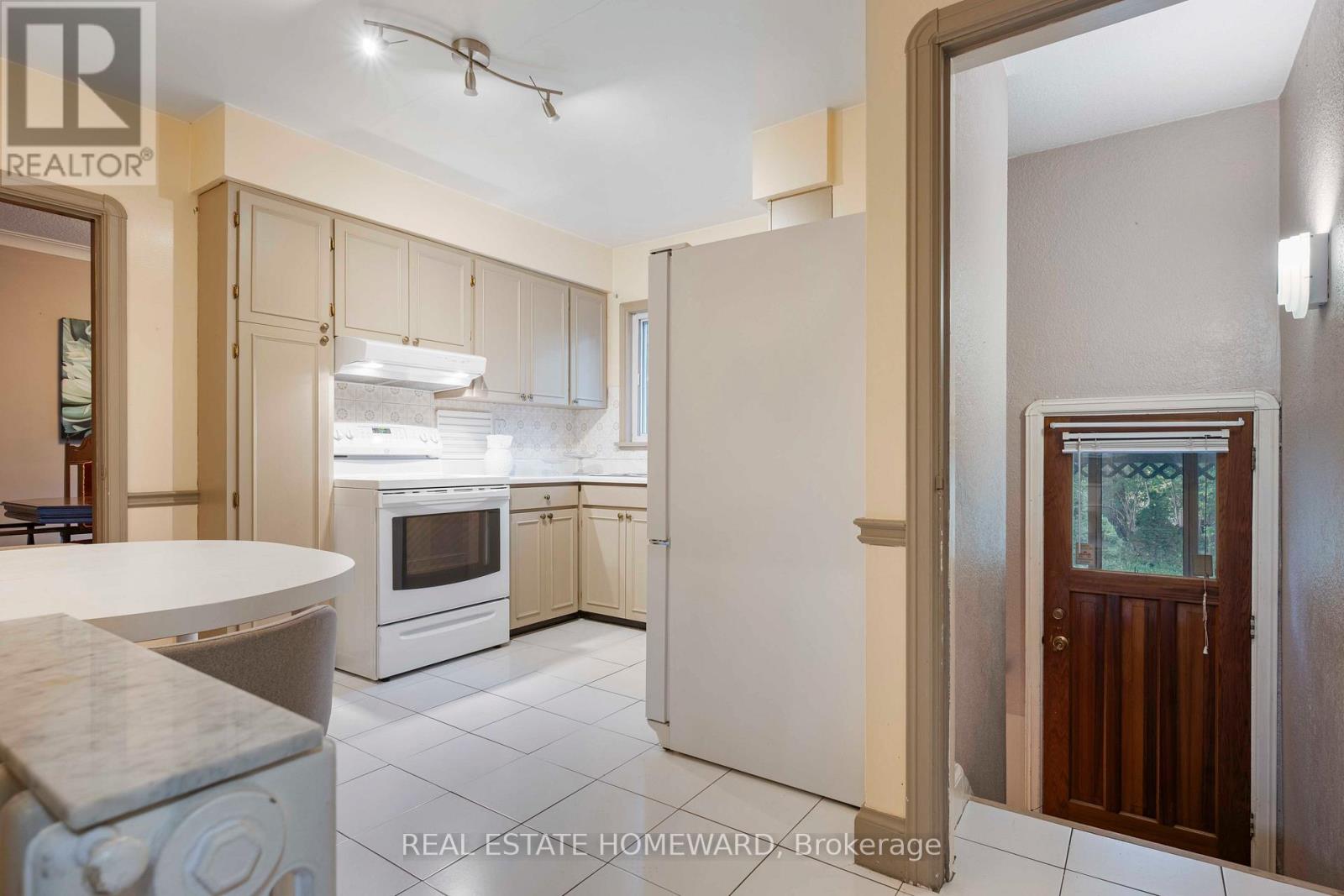 59 Parkview Hill Crescent, Toronto, Ontario  M4B 1R1 - Photo 13 - E12493074