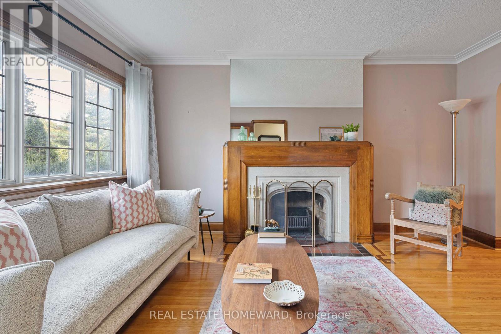 59 Parkview Hill Crescent, Toronto, Ontario  M4B 1R1 - Photo 5 - E12493074