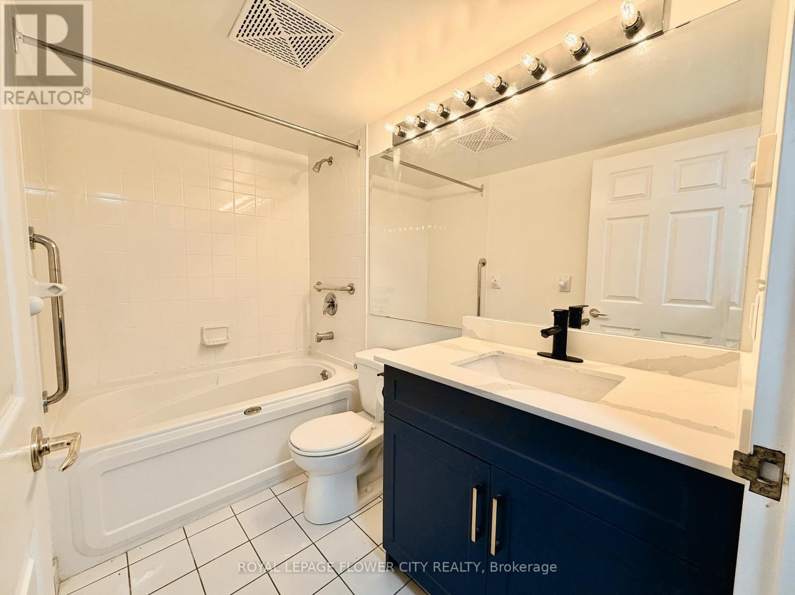 2303 - 11 Lee Centre Drive, Toronto, Ontario  M1H 3J5 - Photo 9 - E12493112