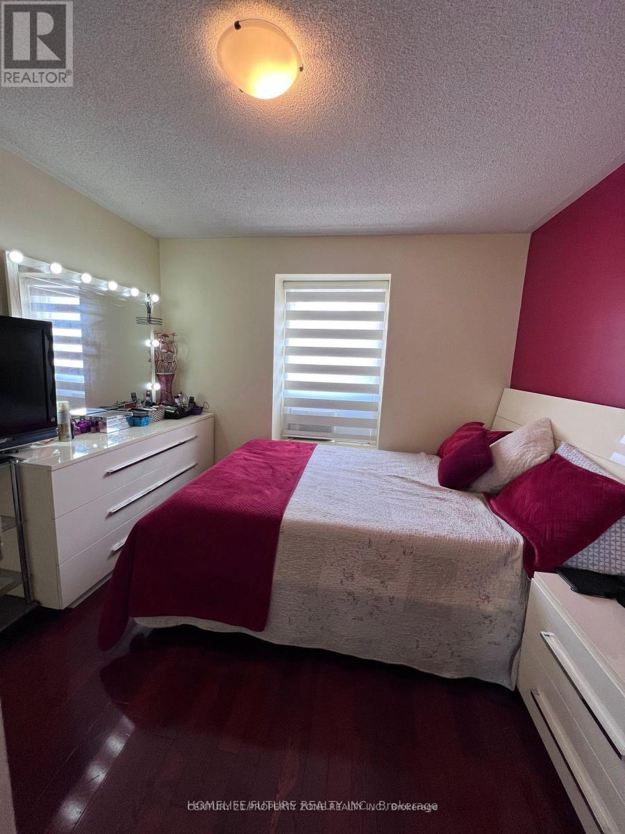 606 Pape Avenue, Toronto, Ontario  M4K 3R8 - Photo 11 - E12493204