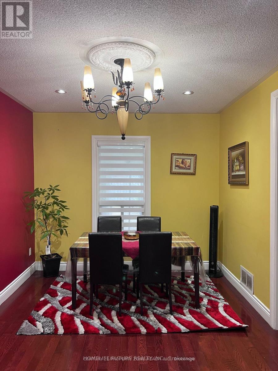 606 Pape Avenue, Toronto, Ontario  M4K 3R8 - Photo 18 - E12493204