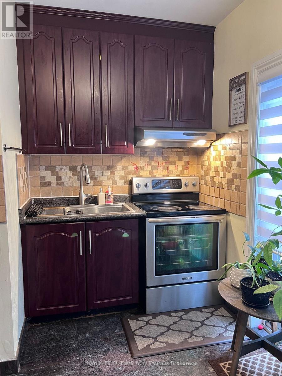 606 Pape Avenue, Toronto, Ontario  M4K 3R8 - Photo 2 - E12493204