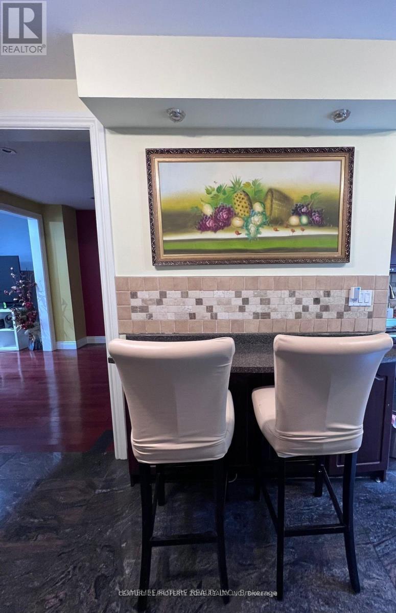 606 Pape Avenue, Toronto, Ontario  M4K 3R8 - Photo 22 - E12493204