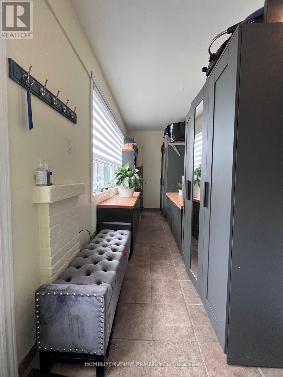 606 Pape Avenue, Toronto, Ontario  M4K 3R8 - Photo 23 - E12493204