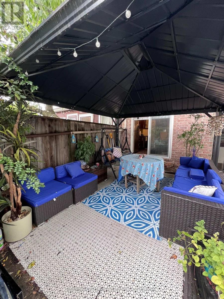 606 Pape Avenue, Toronto, Ontario  M4K 3R8 - Photo 25 - E12493204