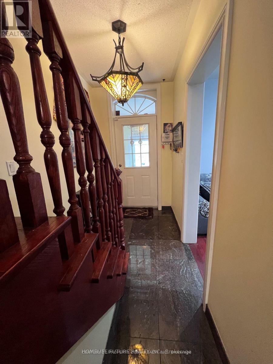 606 Pape Avenue, Toronto, Ontario  M4K 3R8 - Photo 5 - E12493204