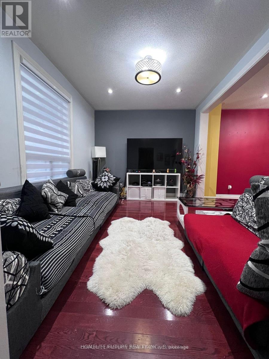 606 Pape Avenue, Toronto, Ontario  M4K 3R8 - Photo 6 - E12493204