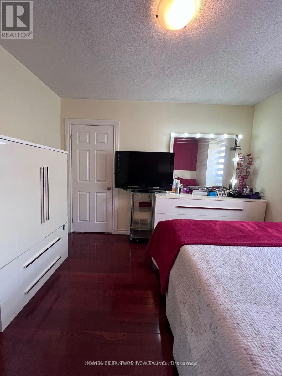 606 Pape Avenue, Toronto, Ontario  M4K 3R8 - Photo 8 - E12493204