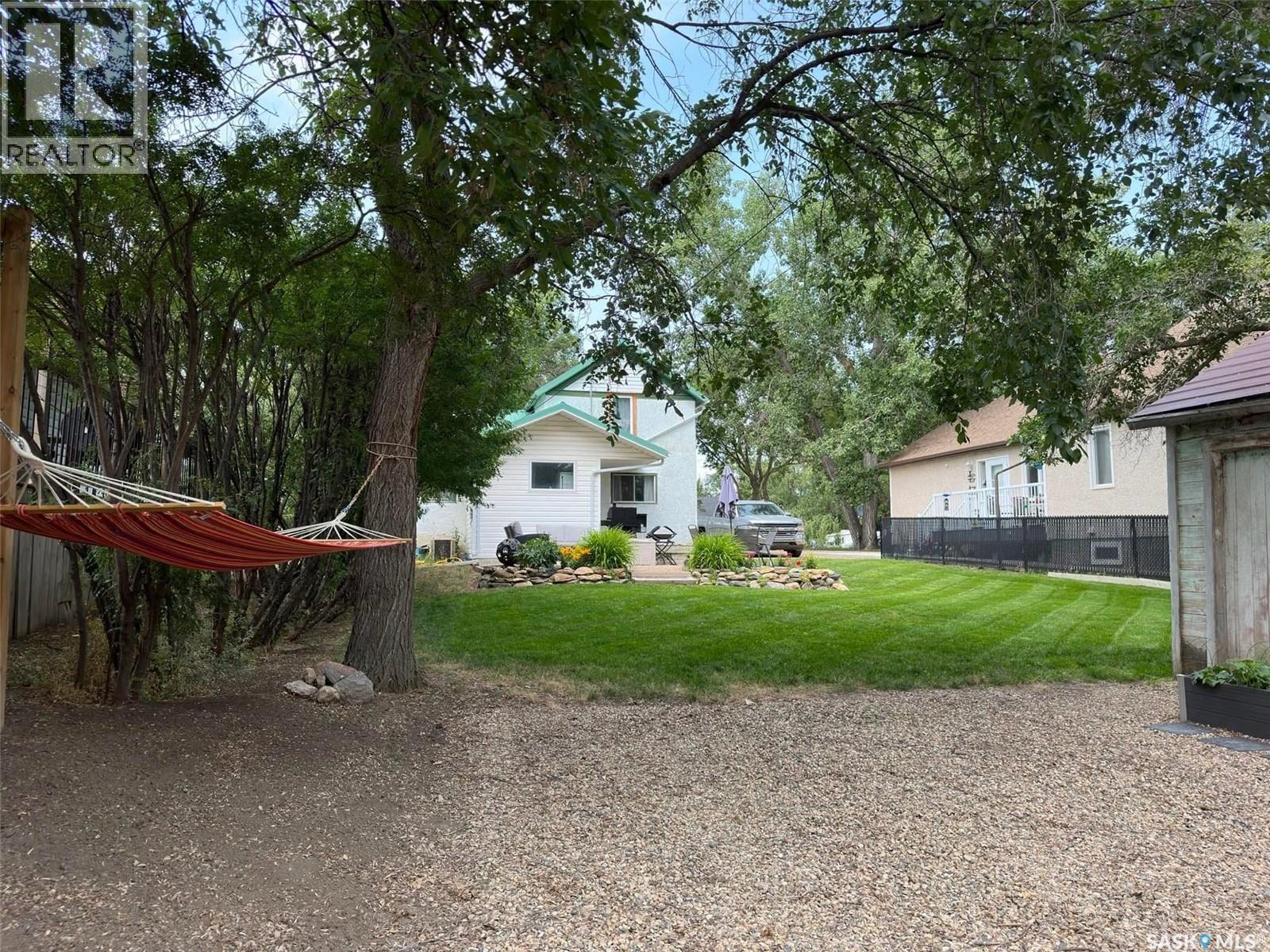 106 3rd Avenue E, Mossbank, Saskatchewan  S0H 3G0 - Photo 26 - SK022007