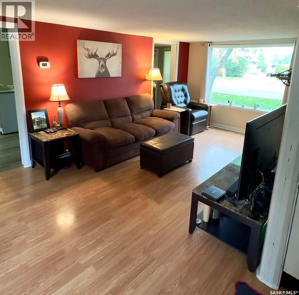 106 3rd Avenue E, Mossbank, Saskatchewan  S0H 3G0 - Photo 6 - SK022007