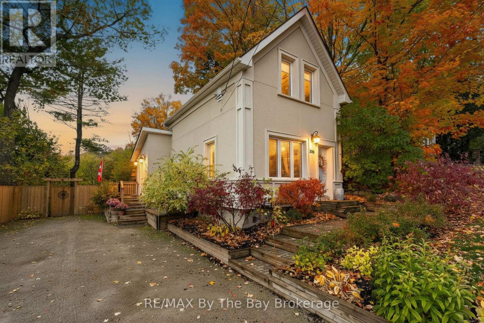 206 Centennial Drive, Midland, Ontario  L4R 5J4 - Photo 1 - S12492556