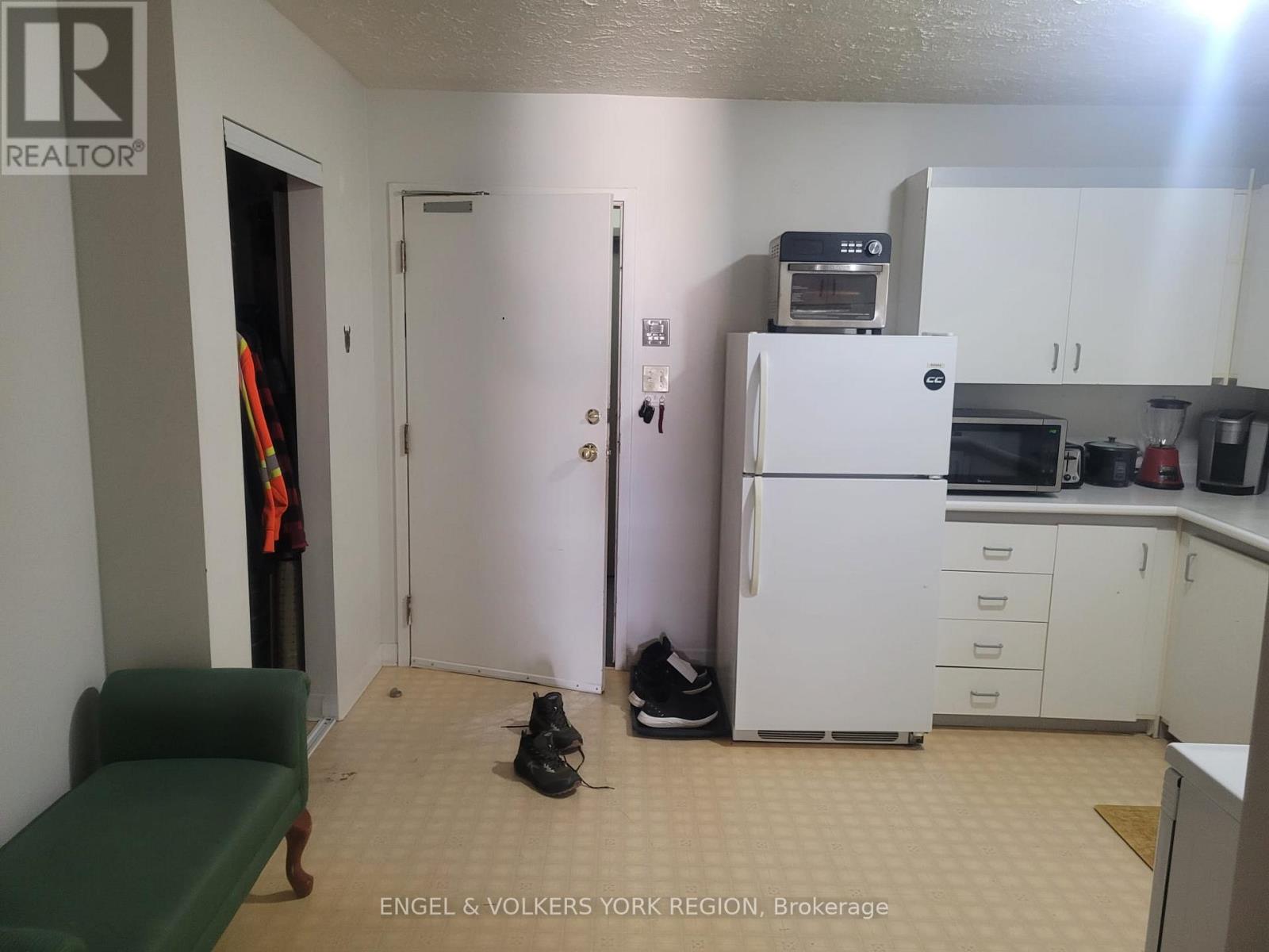 3 - 86 Curtis Street, Essa, Ontario  L0M 1B2 - Photo 4 - N12492988