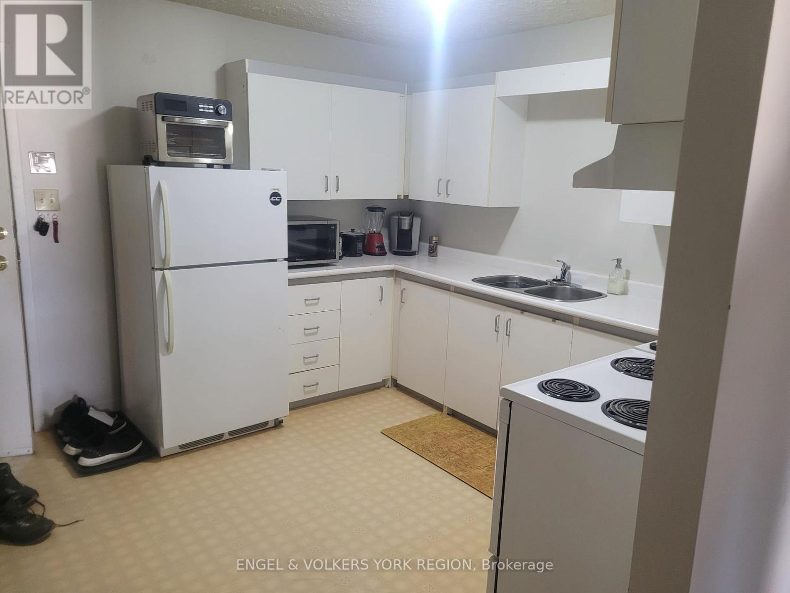 3 - 86 Curtis Street, Essa, Ontario  L0M 1B2 - Photo 8 - N12492988