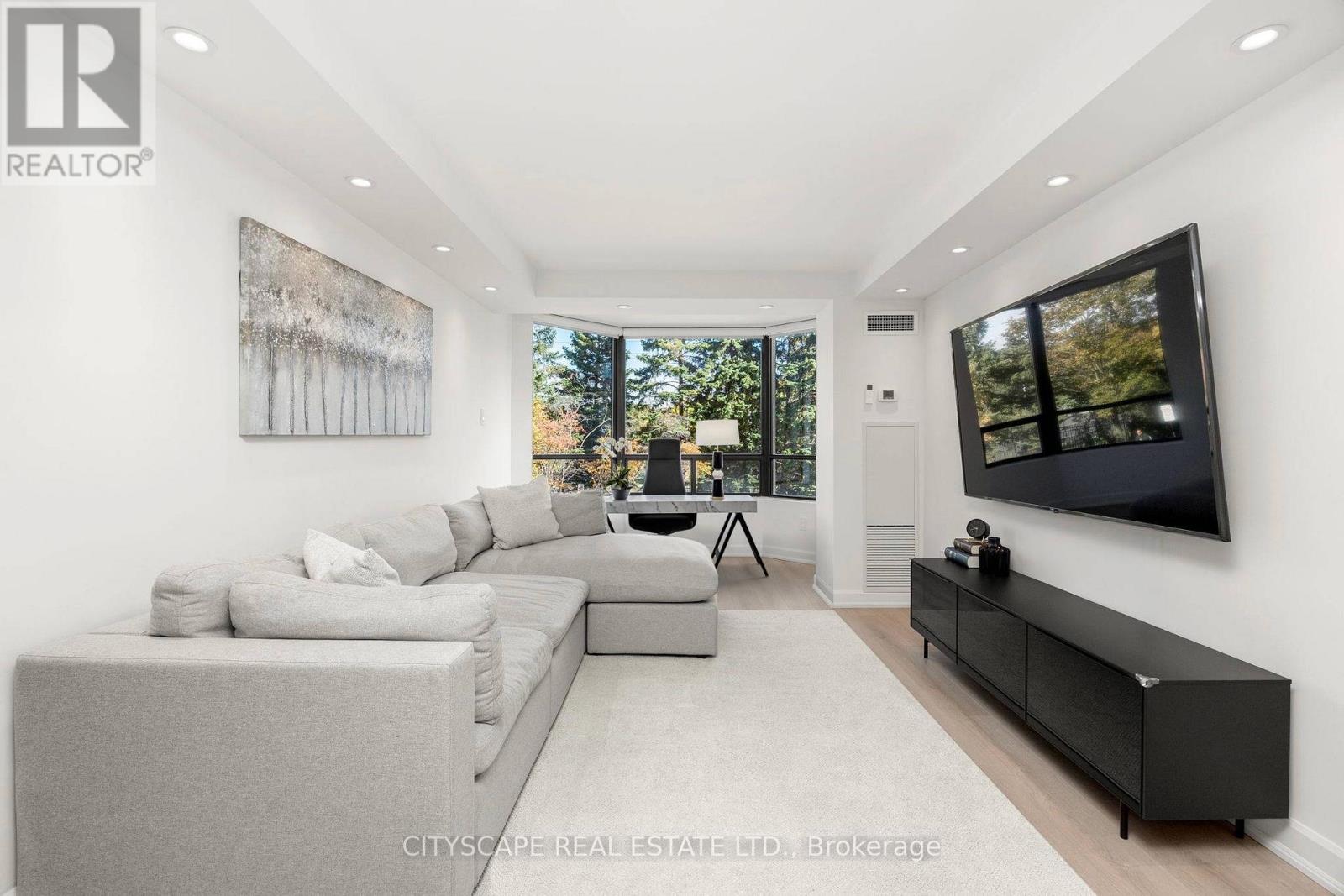 209 - 7460 Bathurst Street, Vaughan, Ontario  L4J 7K9 - Photo 4 - N12493052