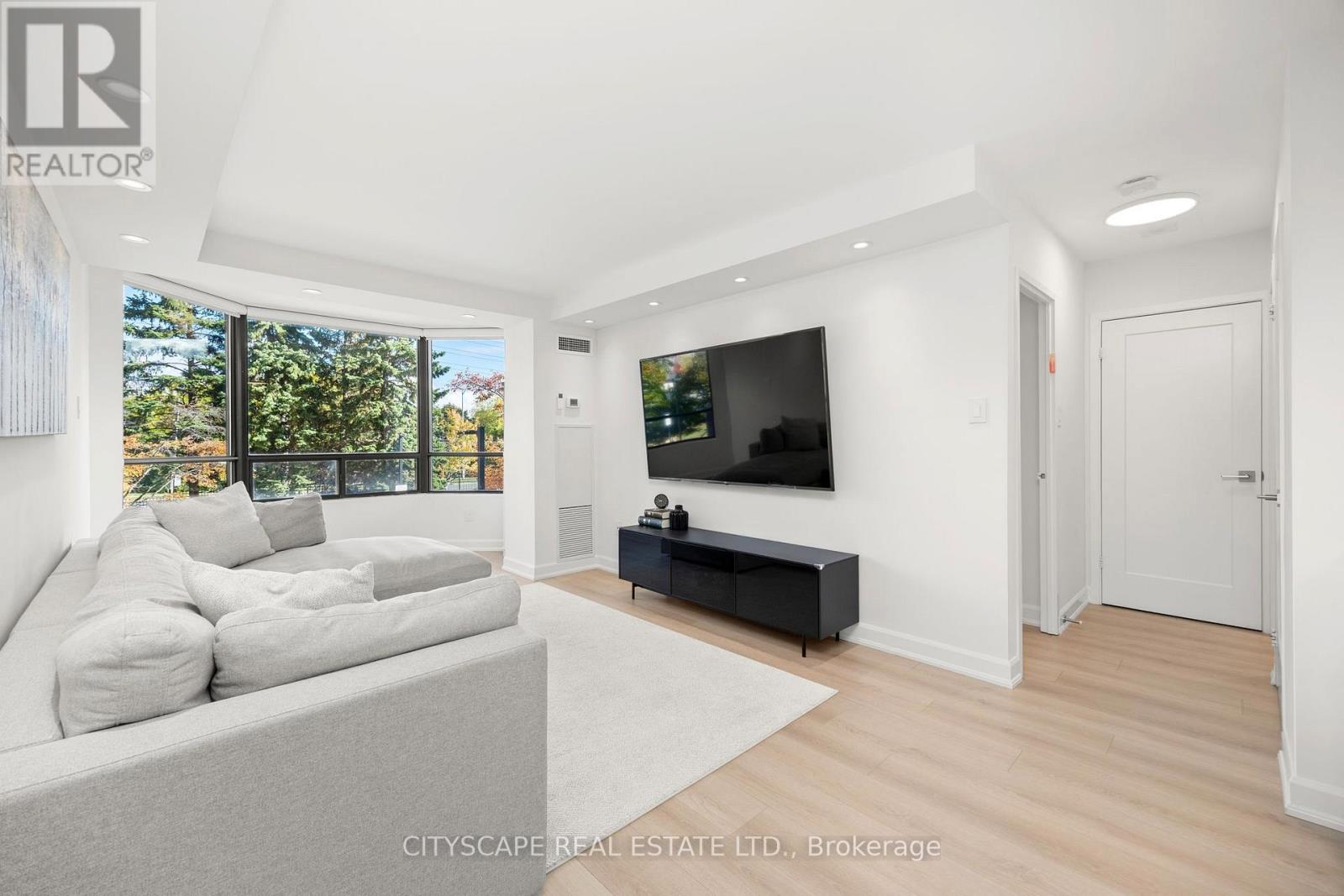 209 - 7460 Bathurst Street, Vaughan, Ontario  L4J 7K9 - Photo 6 - N12493052