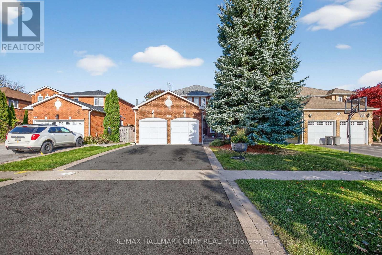 235 ELMAN CRESCENT, Newmarket, Ontario