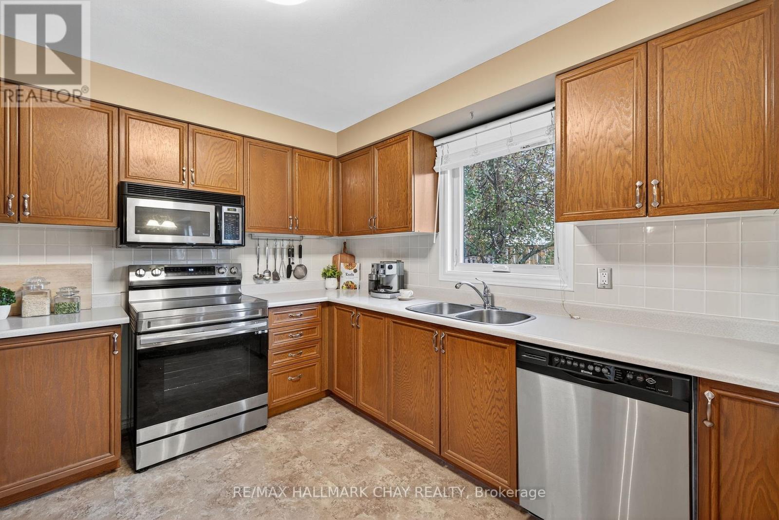 235 Elman Crescent, Newmarket, Ontario  L3Y 7X5 - Photo 14 - N12493072