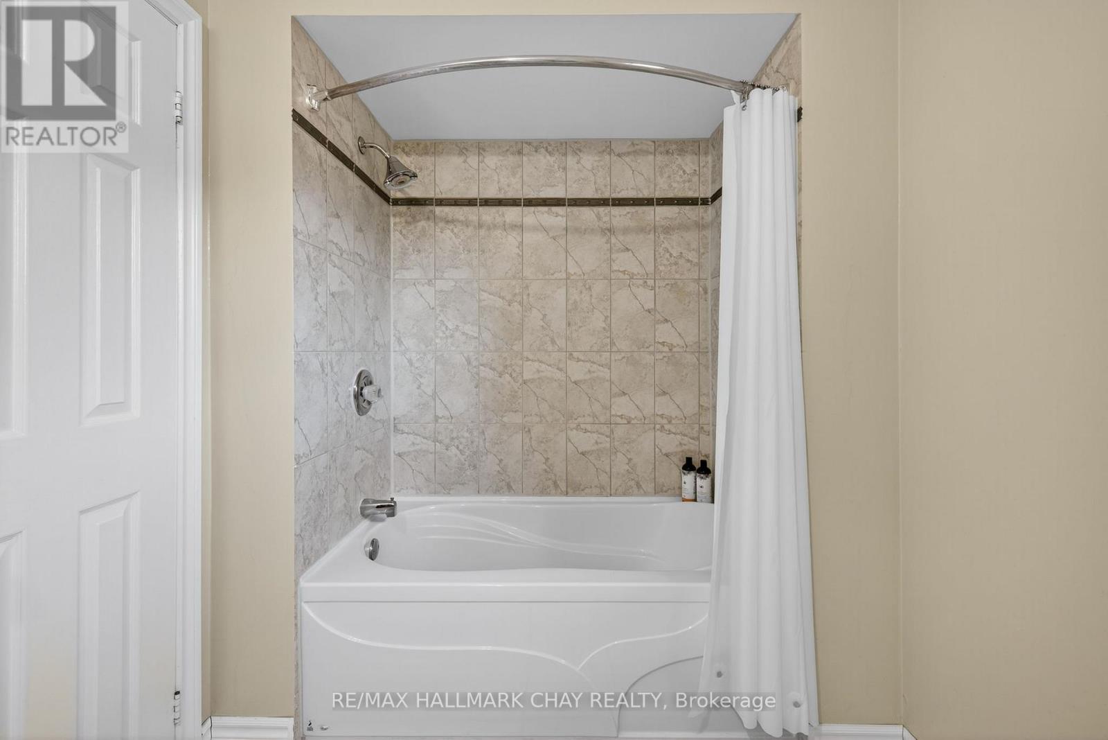 235 Elman Crescent, Newmarket, Ontario  L3Y 7X5 - Photo 34 - N12493072