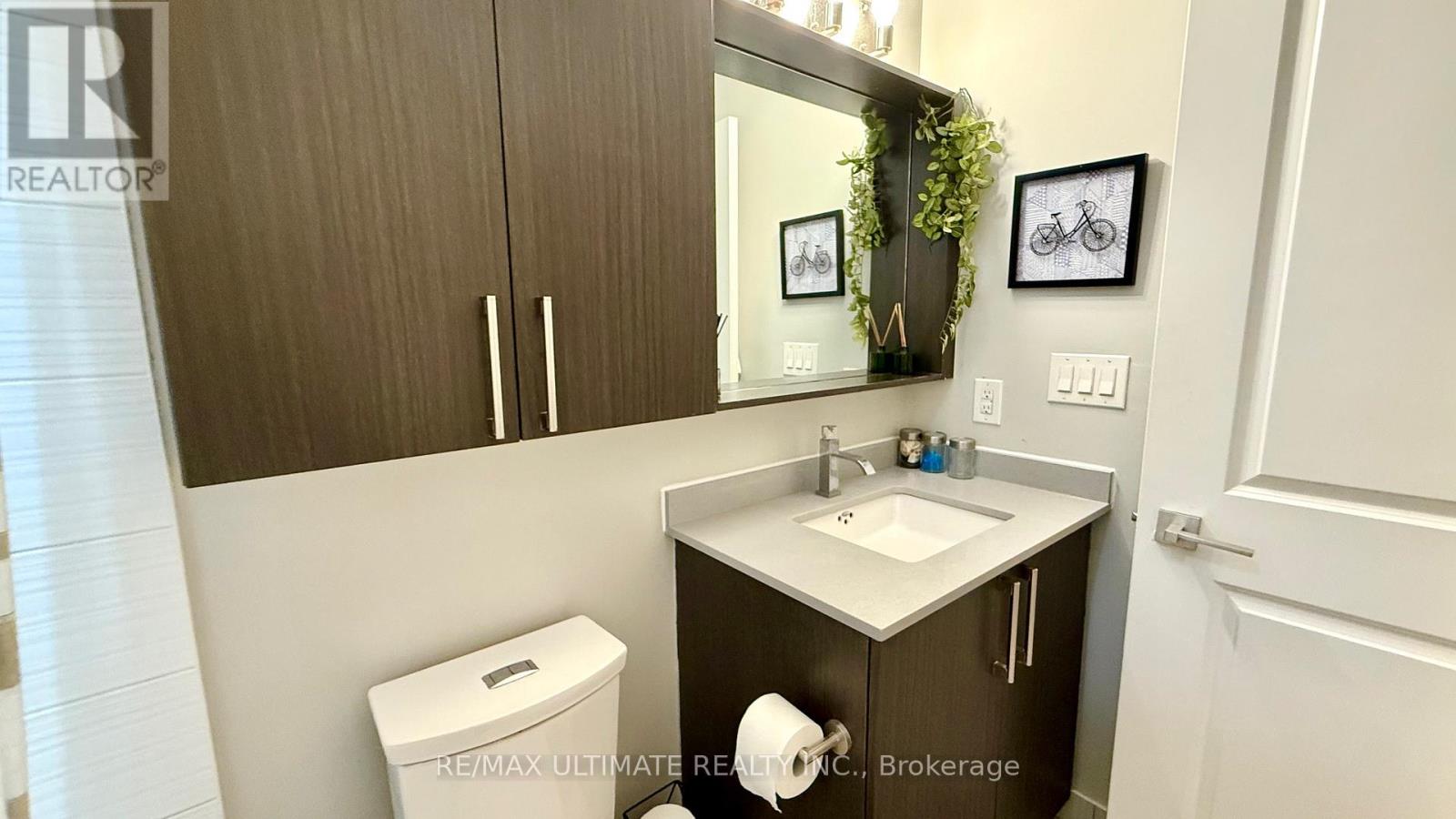 304 - 3600 Highway 7, Vaughan, Ontario  L4L 5G1 - Photo 4 - N12493084