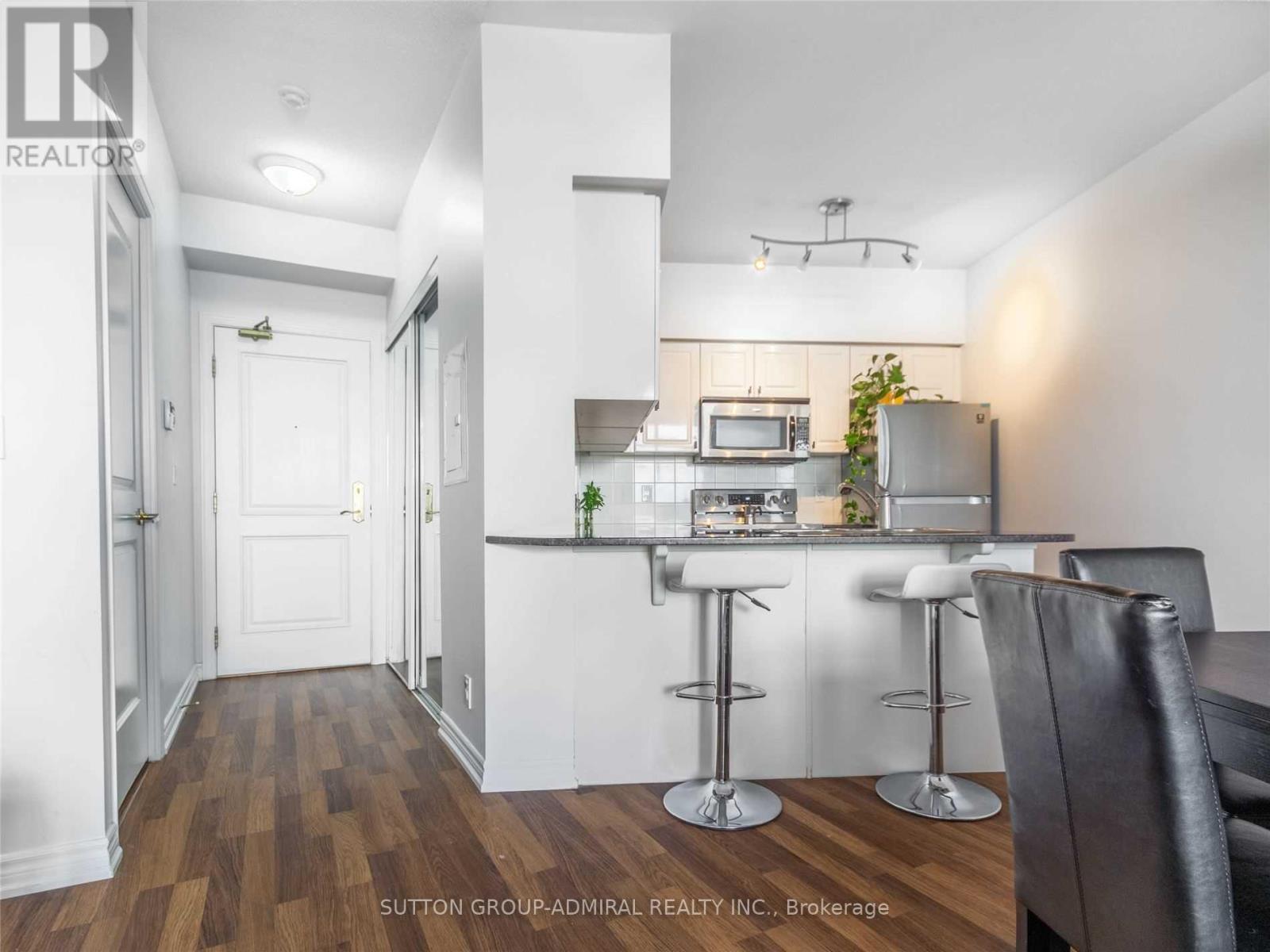 1117 - 9225 Jane Street, Vaughan, Ontario  L6A 0J7 - Photo 2 - N12493140