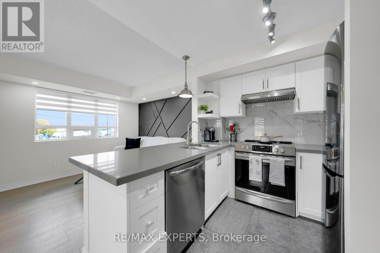 205 - 7730 Kipling Avenue, Vaughan, Ontario  L4L 1Y9 - Photo 12 - N12493208