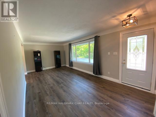 Main - 1207 Bayfield Street N, Springwater, Ontario  L9X 0N6 - Photo 2 - S12493090