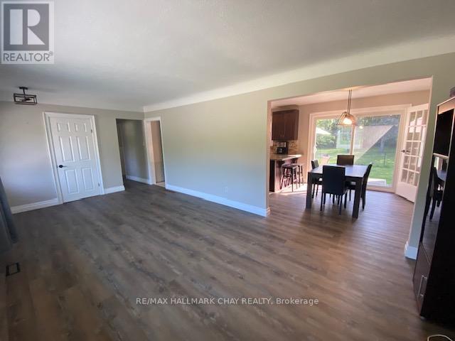 Main - 1207 Bayfield Street N, Springwater, Ontario  L9X 0N6 - Photo 4 - S12493090