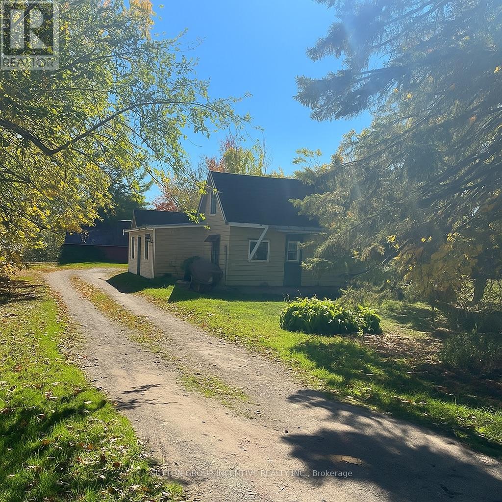 4075 Airport Road, Ramara, Ontario  L3V 0K6 - Photo 2 - S12493152