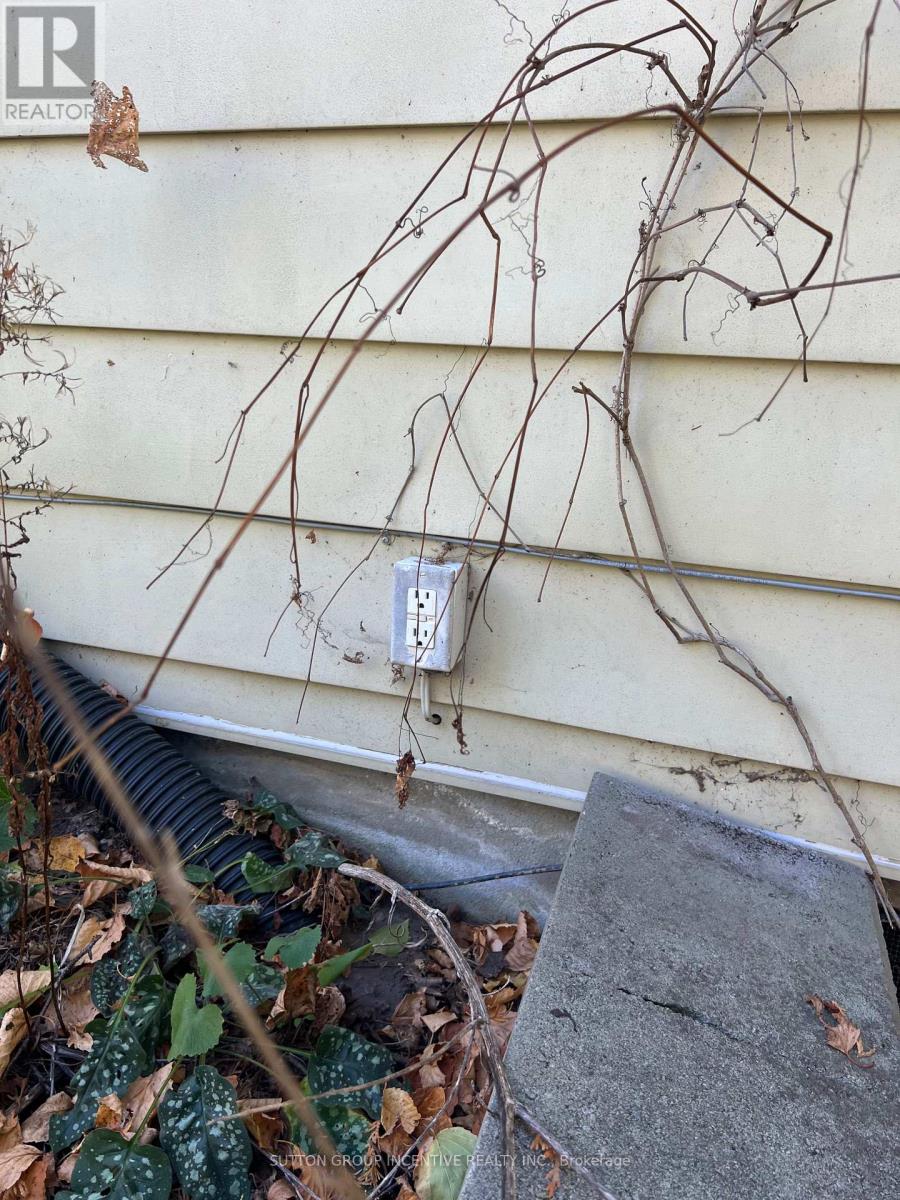 4075 Airport Road, Ramara, Ontario  L3V 0K6 - Photo 6 - S12493152