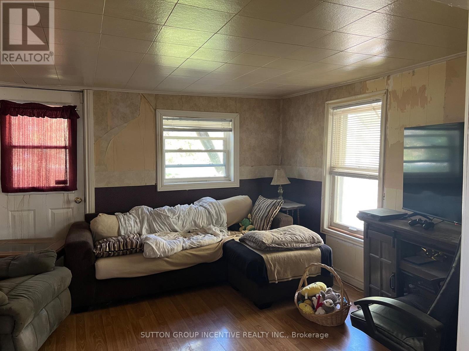 4075 Airport Road, Ramara, Ontario  L3V 0K6 - Photo 9 - S12493152