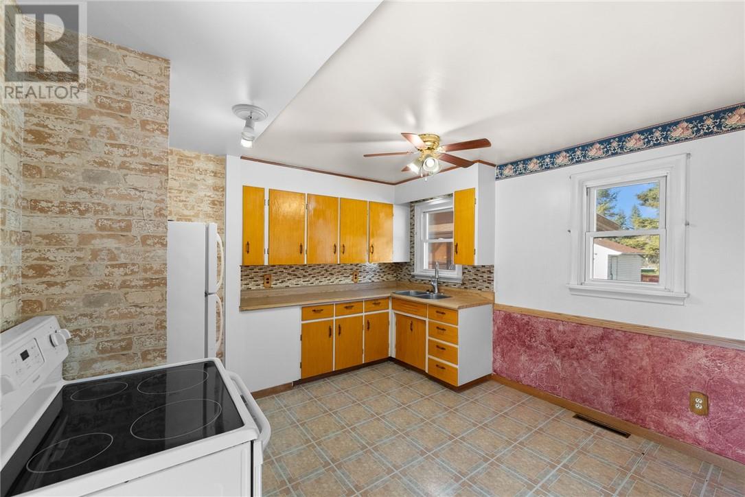 10 Richard Court, Dowling, Ontario  P0M 1R0 - Photo 7 - 2125430