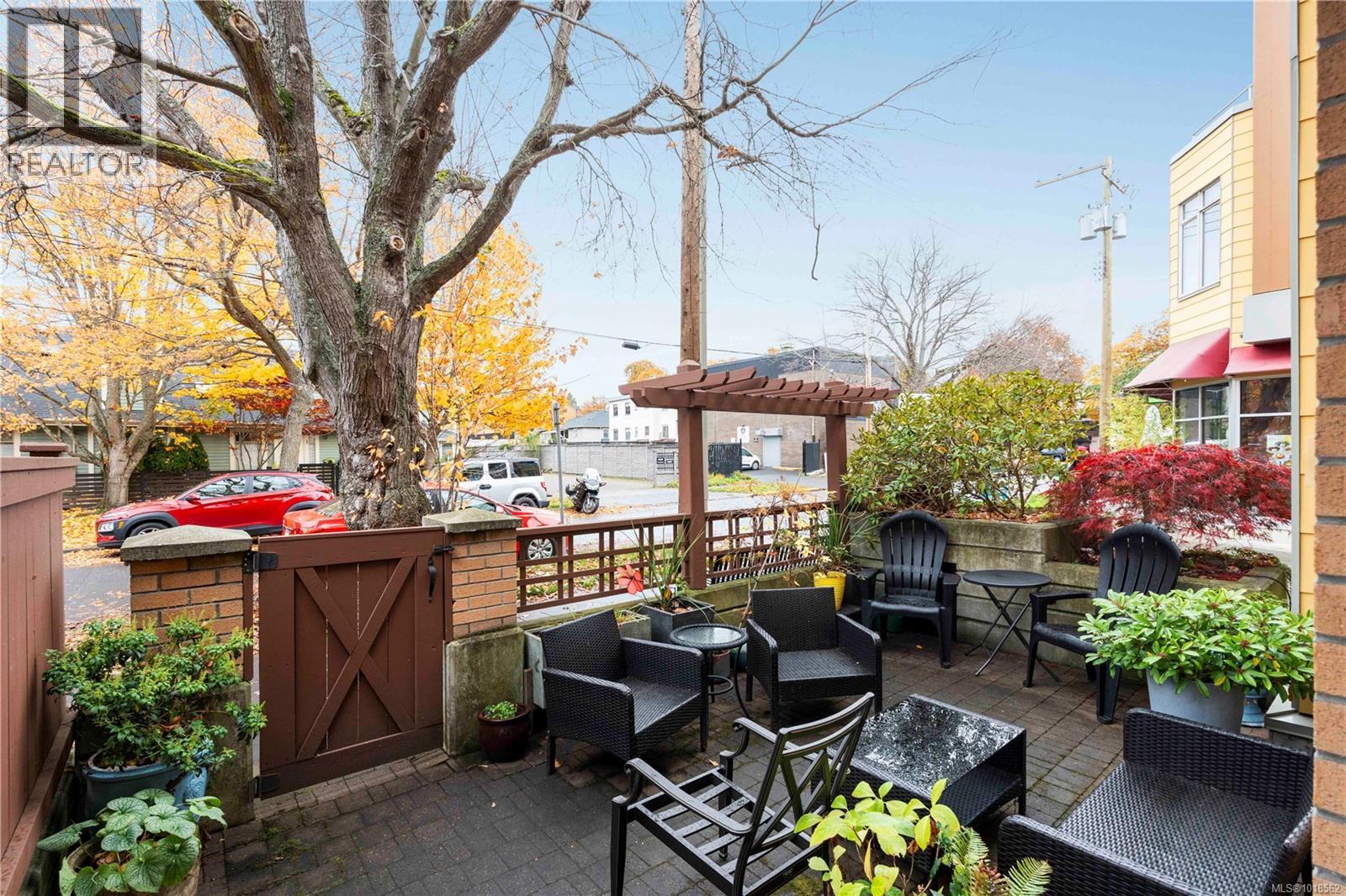 105 1035 Sutlej St, Victoria, British Columbia  V8V 2V9 - Photo 18 - 1018562