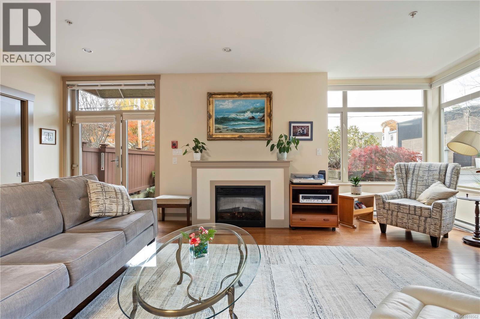 105 1035 Sutlej St, Victoria, British Columbia  V8V 2V9 - Photo 2 - 1018562