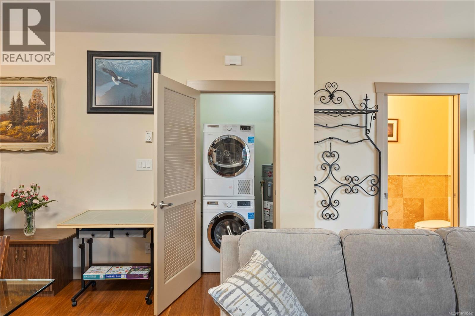 105 1035 Sutlej St, Victoria, British Columbia  V8V 2V9 - Photo 8 - 1018562