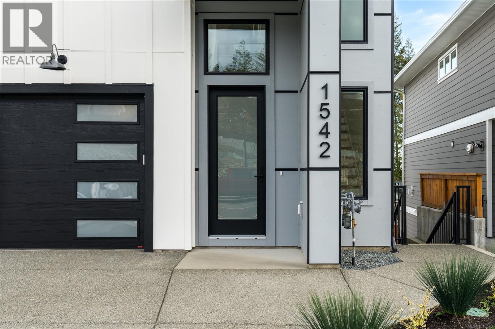 1542 Marble Pl, Langford, British Columbia  V9B 7A2 - Photo 2 - 1018528