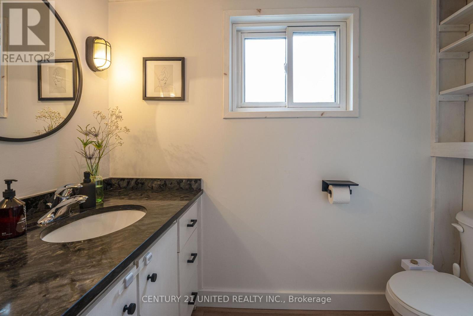 1105 Primrose Lane, Selwyn, Ontario  K9J 6X5 - Photo 8 - X12493354