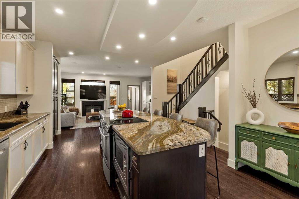 2410 26 Street Sw, Calgary, Alberta  T3E 2A7 - Photo 4 - A2264948