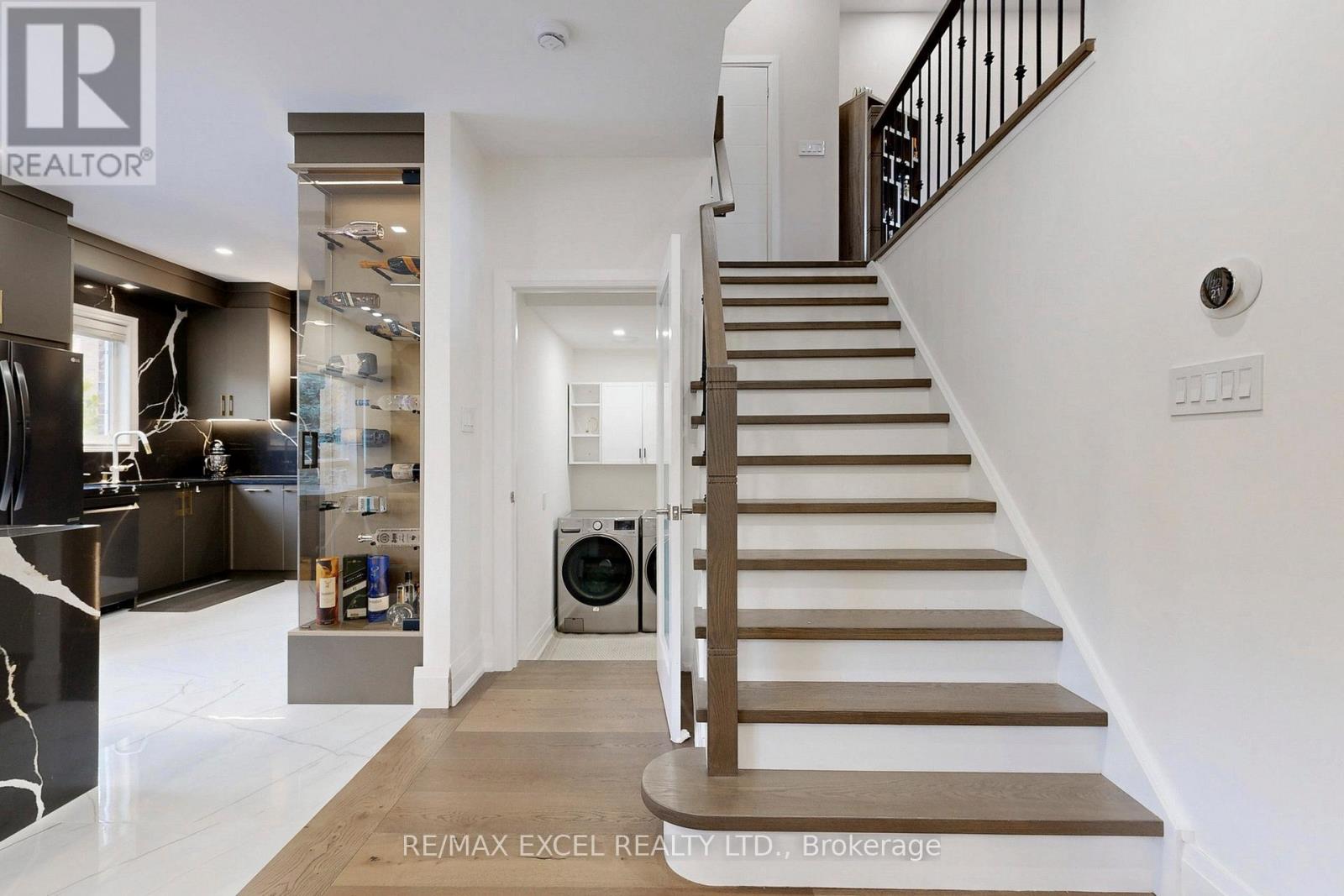 384 Old Colony Road, Richmond Hill, Ontario  L4E 5B2 - Photo 16 - N12484209